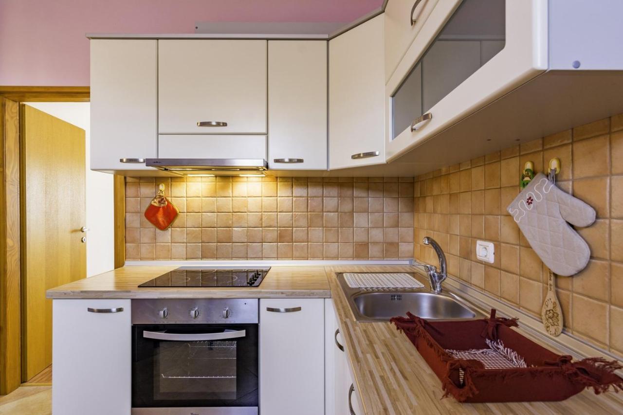 Bozica House With Apartment อูมัค ภายนอก รูปภาพ